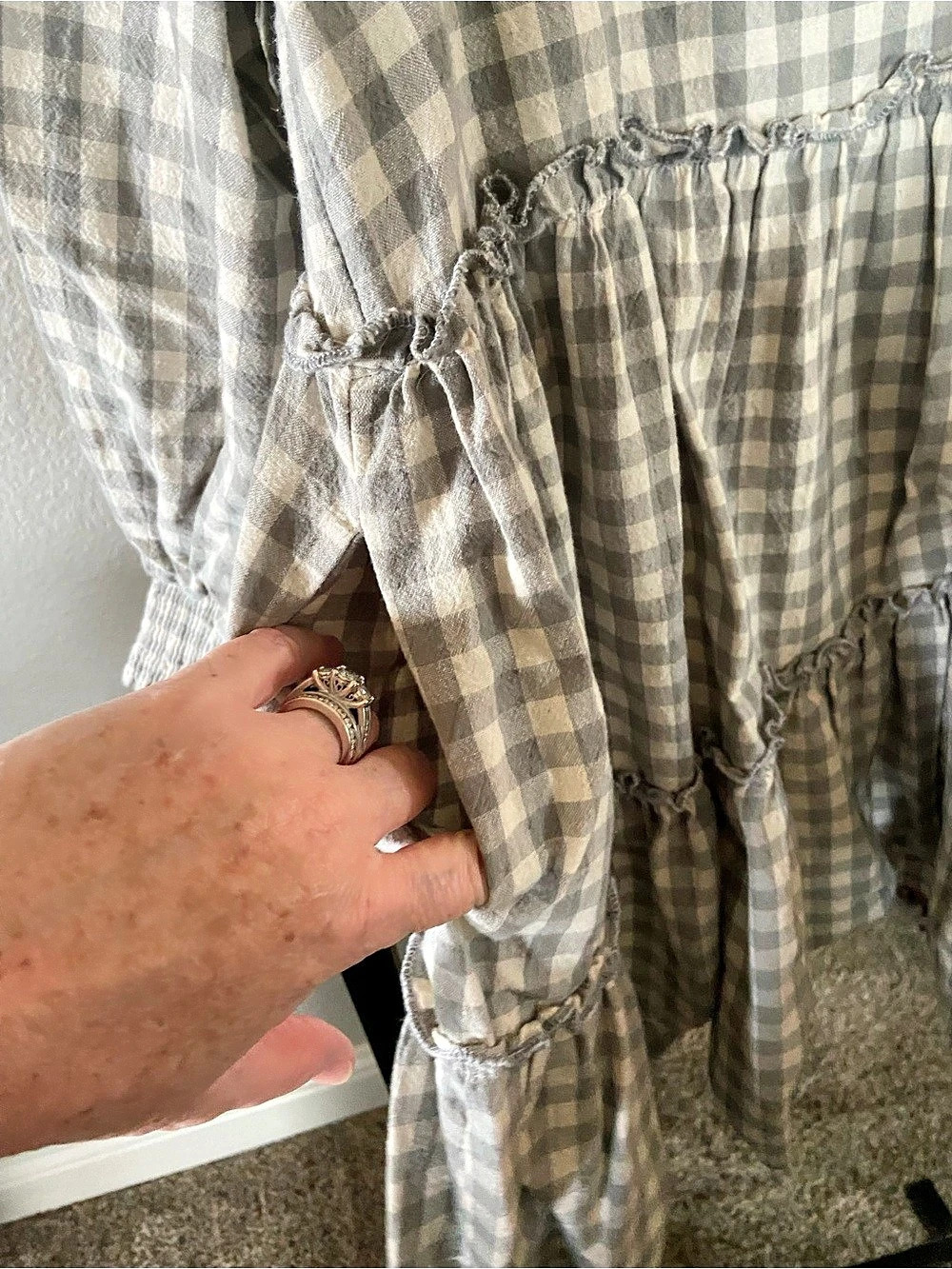 Hayden Los Angeles Smocked Cuff V Neck Tiered Plaid tunic top Large - Picture 3 of 7